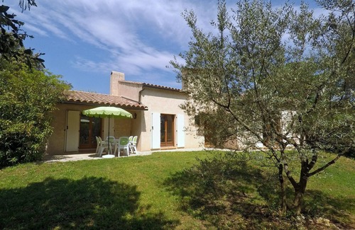 Saint-Julien-de-Peyrolas Casa | Vacaciones relajantes en el sur de Francia
