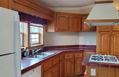 Lake Cabaña | Relaxing Crooked Lake Cottage - Private Dock, Large Yard, Great Fishing