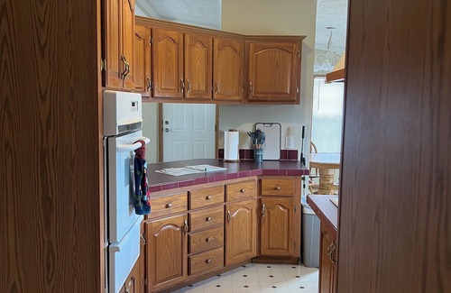 Lake Cabaña | Relaxing Crooked Lake Cottage - Private Dock, Large Yard, Great Fishing