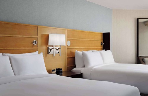 South Redondo Hotel | Relaxing Hideaway in Redondo Beach! Pet-Friendly, Balcony, Near Clark Stadium