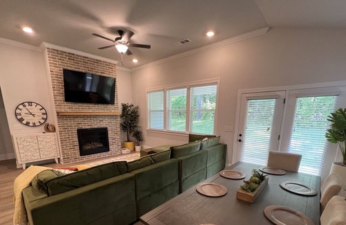 Peachtree City Casa | Relaxing New Ranch home in Peachtree City