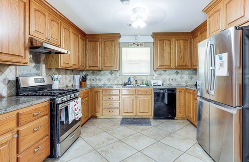 Hardy Casa | Relaxing Outdoor Spaces: Quiet Wooded Gem in Hardy