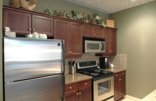 East Kootenay Hotel | Relajante Resort Retreat - Swim Golf or Ski Propiedad de 3 dormitorios en Bighorn Meadows