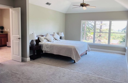 Granite Bay Complejo | Relaxing resort for family and group retreat.