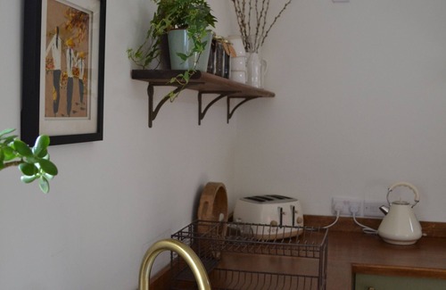 Sampford Brett Cabaña | Relaxing retreat in an 1880's Chapel development, coastlines & national parks.