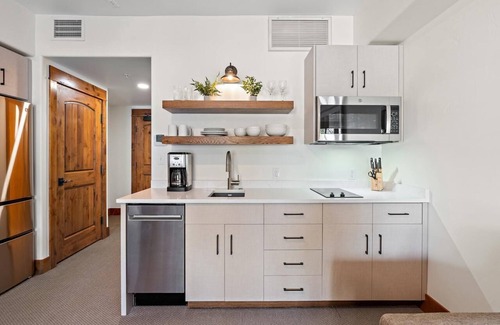 Tamarack Apartamento | Relaxing Studio with Balcony