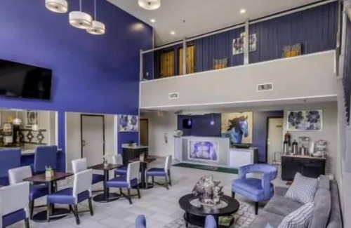 Lexington Complejo | Relaxing Unit Near Attractions in GuestHouse Lexington, Parking, Pool!