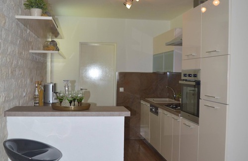 Benkovac Casa | Vacaciones relajantes en una casa de vacaciones con piscina en la hermosa Dalmacia