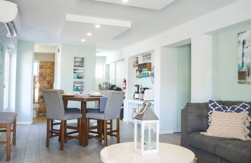 El Combate Casa | Relaxing Villa Near Combate Beach with Pool and Game Room