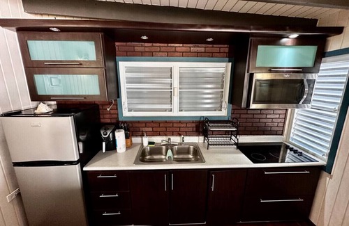 El Combate Casa | Relaxing Villa Near Combate Beach with Pool and Game Room