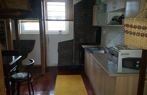 Novi Zagreb Villa | Relaxirati u4000m2 citava familija s kucnim ljubimcima.Uzivati u grad Zagreb,.