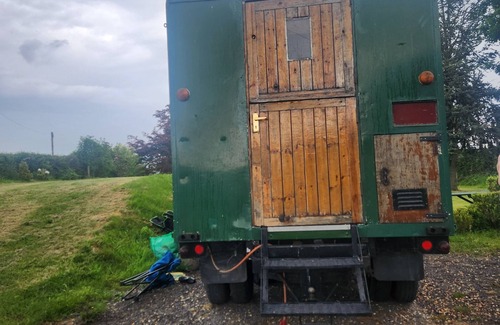 Bishops Castle Cabina | Remarkable 1-Bed Bedford Truck in Bishops Castle