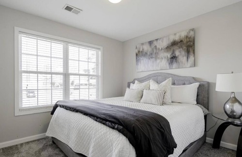 Huntcliff Casa | Remodeled Cozy Upscale Spacious Home