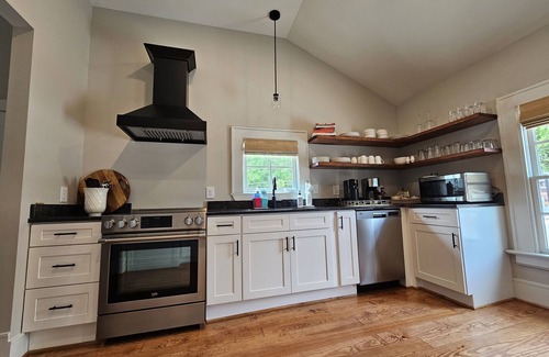 Winston - Salem Casa | Remodeled historic home! Steps away from dining & shops - Easy walk to Old Salem