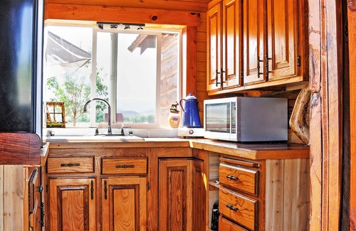 Antimony Cabina | Acogedora cabaña de antimonio con pozo de fuego e impresionantes vistas.