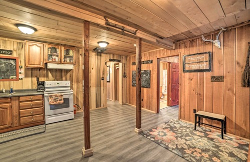 New Concord Cabina | Cabina remota con pozo de fuego y estanque, cerca del lago Kentucky