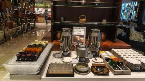 Dhaka Hotel | Renaissance Dhaka Gulshan Hotel