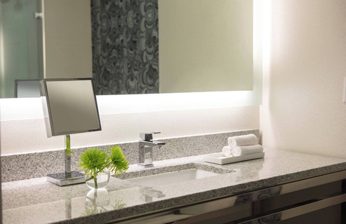Rutherford Hotel | Renaissance Meadowlands Hotel