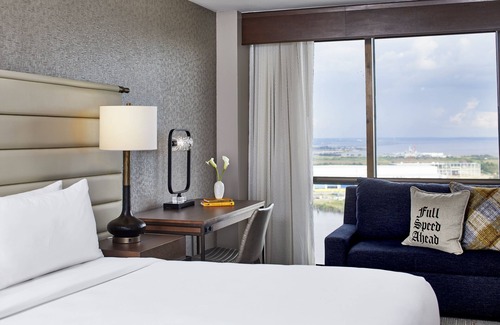 Central Business District Hotel | Renaissance Mobile Riverview Plaza Hotel