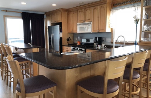Sea Isle City Casa | 6 p CUBIERTA HOT TUB / beachblk / 2 Master Suites w / bodyjet duchas / 4 chimeneas / parques 8