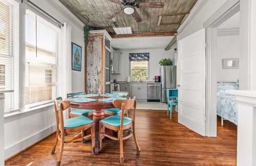Sanders Beach Casa | Renovated Bungalow near Downtown Pensacola with King Bed!