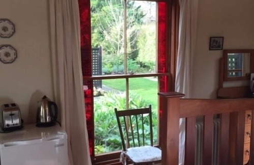 Havelock North Cabaña | Renovated bushman's cottage in beautiful garden.