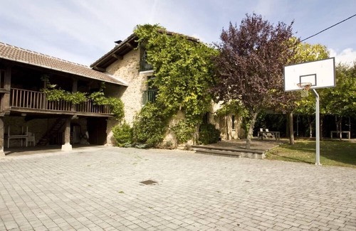 Bitoriano Casa | Caserío reformado con jardín