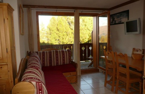 Montalbert Apartamento | Apartamento renovado a pie de pistas en La Plagne, 2 habitaciones