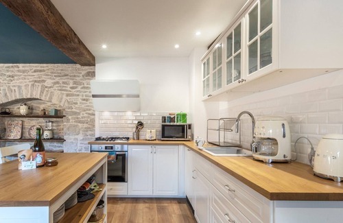 Cenans Cabaña | Casa renovada junto al Ognon con gran jardín y playa privada