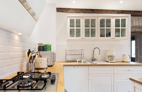 Cenans Cabaña | Casa renovada junto al Ognon con gran jardín y playa privada