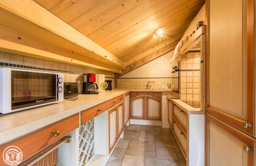 Abondance Chalet De Esquí | Antigua casa de labranza renovada, chalet con decoración que contrasta encanto y tradición