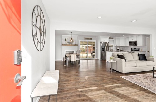 Bellevue Casa | Renovated Ranch + Fenced Back Yard. Pet Friendly!