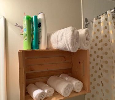 Kingsland Casa | Renovated Studio with Modern and Farmhouse Decor 8