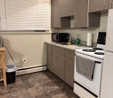 Kingsland Casa | Renovated Studio with Modern and Farmhouse Decor 8