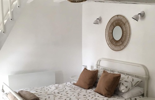 Faye-la-Vineuse Casa | Renovated village house close to Richelieu, Indre et Loire