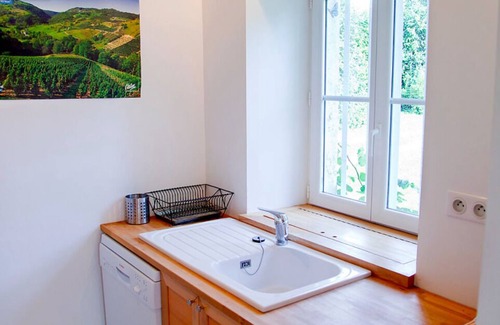 Joyeux Apartamento | Alquiler-Gîte La Petite Maison-Vista al Parque-Baño privado con bañera