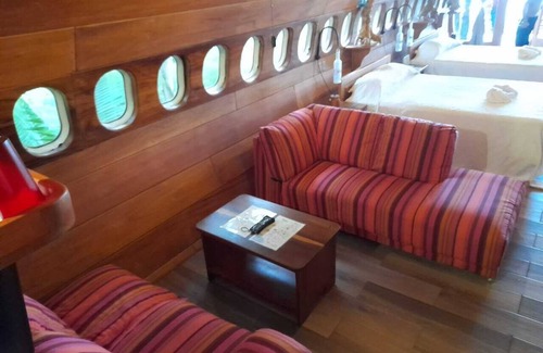 Manuel Antonio Complejo | Repurposed Cockpit Cabana w PRIVATE outdoor Soaking TUB
