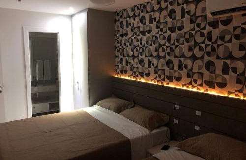 Arraial do Cabo Casa | Resort em Arraial do Cabo, Momentos inesquecíveis em um apartamento de luxo com 2 quartos, 2 BANHEIROS e 2 vagas de carro entre a praia e a lagoa