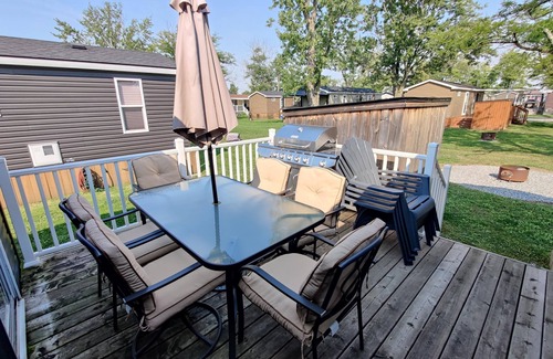 Niagara-on-the-Lake Cabaña | Resort near wineries, river, trails! Large Pool!