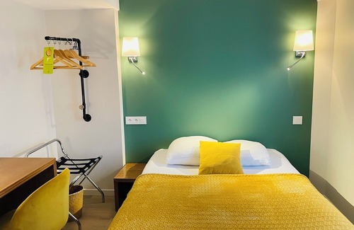 Briouze Hotel | Restaurant Hotel Logis Chez Sophie