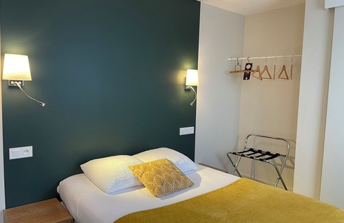 Briouze Hotel | Restaurant Hotel Logis Chez Sophie