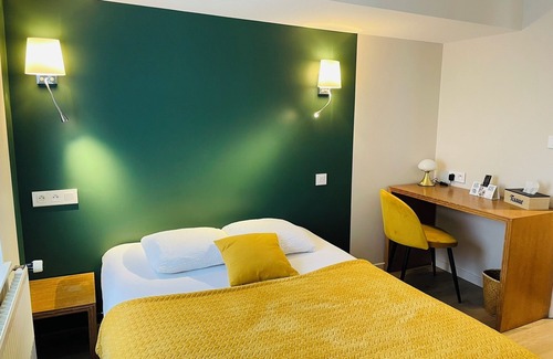 Briouze Hotel | Restaurant Hotel Logis Chez Sophie