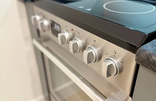 Pilot Mountain Apartamento | Restful Remedy~A modern industrial farmhouse Alcove studio in Pilot Mountain.