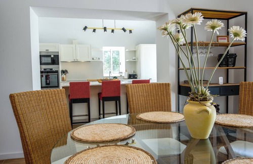 Poco do Mouro Villa | Restored Country Manor ,V4, salt water heated pool, large gardens, sea views