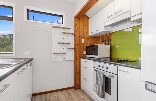 Russell Casa | Retreat at Tapeka Point - Russell Holiday Home