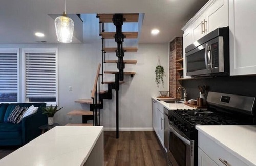 Verona Apartamento | Retreat in the Heart of a Pittsburgh Rivertown!