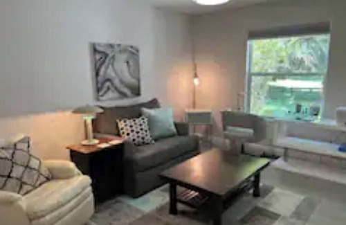 Lake Sumter Landing Cabaña | Retreat Oasis in The Villages