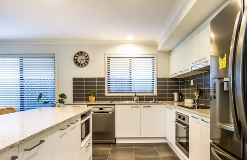 Dakabin Casa | Charming 3BR House in the Heart of Dakabin