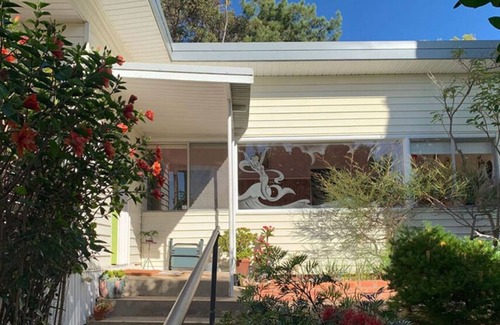 Pambula Beach Casa | Casa de playa retro con vistas al océano