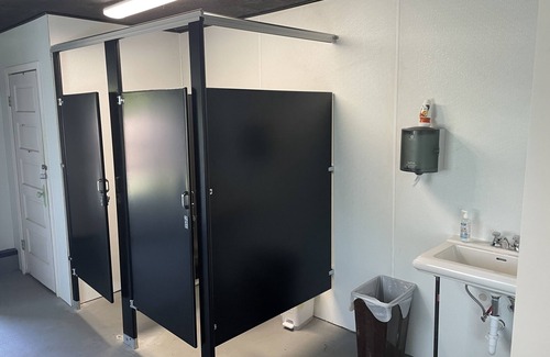 Black Creek Alquiler De RV | Retro Pop-Up Camper on Ischua Creek @ Campground Adventures